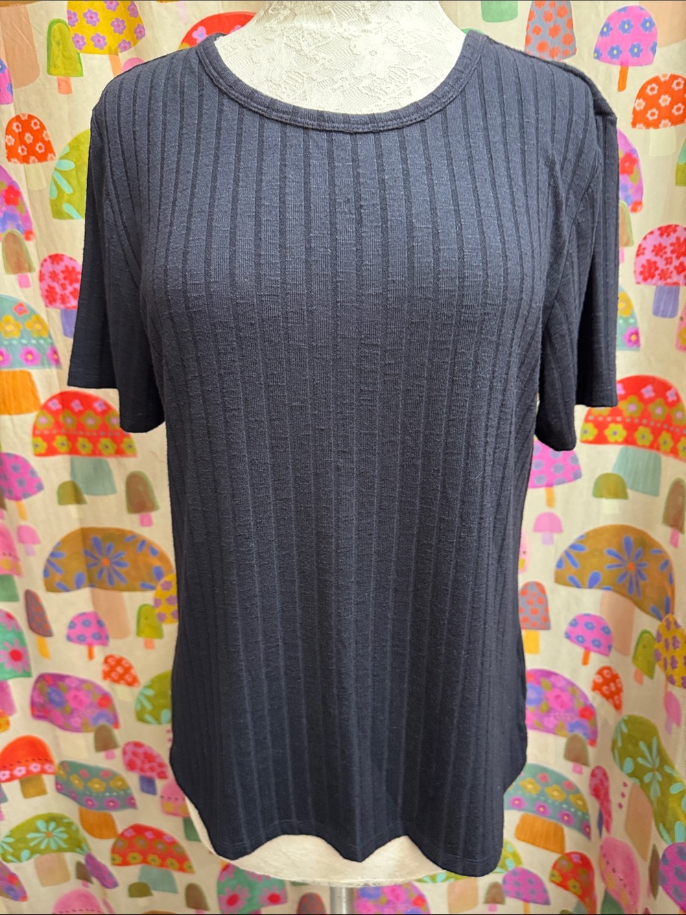 Vintage America Black Ribbed Short-Sleeve Tee. Large